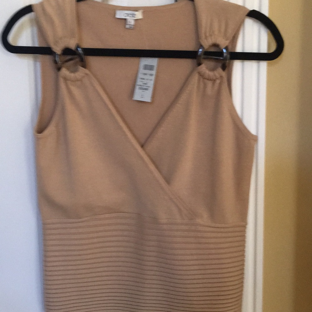 Lovely Tan Cache Top new size L